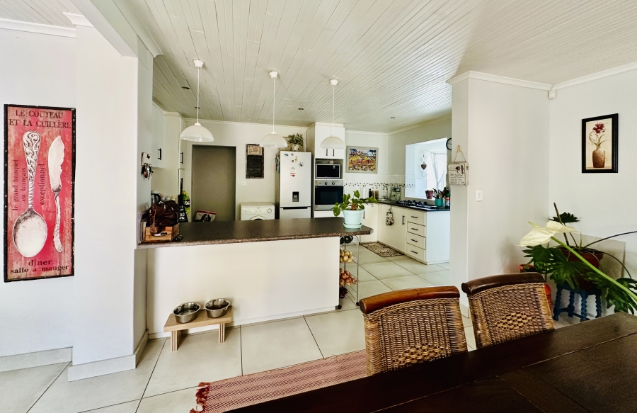 6 Bedroom Property for Sale in Onrus Western Cape